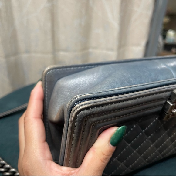 Chanel | Medium Faded Grey Calfskin Boy Flap Bag - Picture 7 of 14